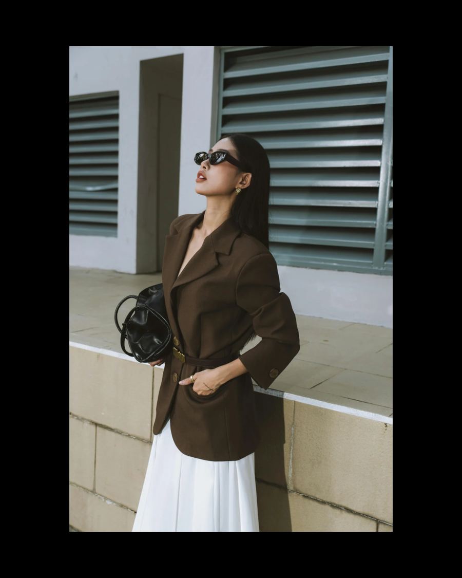 Look streetwear Optical Distrikt — blazer et lunettes de soleil
